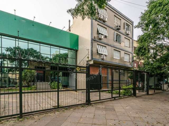 Prédio para alugar na Avenida Cristóvão Colombo, 2452, Floresta, Porto Alegre por R$ 45.000