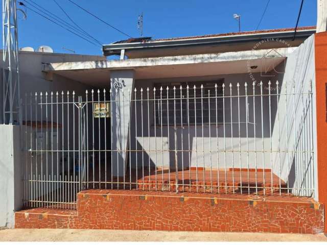 Casa para Venda em Botucatu, Vila Casa Branca, 2 dormitórios, 1 banheiro