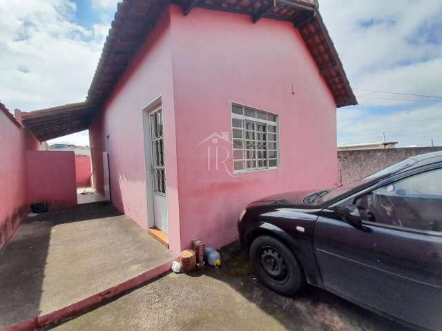 Casa em otima localização à venda, JARDIM ITAMARATY, SAO SEBASTIAO DO PARAISO - MG