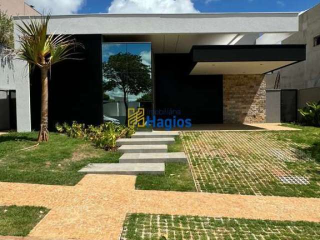 Luxuosa Residência Térrea com 3 Suítes e Piscina com Spa