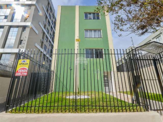 Apartamento tipo Studio, desocupado, a venda no bairro Bigorrilho / Champagnat em Curitiba/PR;