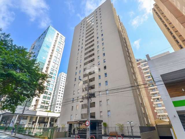 Excelente apartamento no Edifício Britânia, situado no 16ª, de frente, ensolarado face norte/oeste no Bairro Bigorrilho