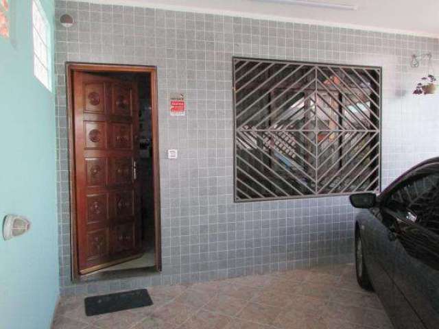 Sobrado com 3 dormitórios à venda, 90 m² por R$ 460.000,00 - Vila Voturuá - São Vicente/SP