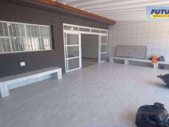 Sobrado com 3 dormitórios à venda, 161 m² por R$ 650.000,00 - Parque São Vicente - São Vicente/SP