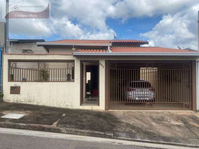 Lindo Imóvel com piscina no residencial vista alegre