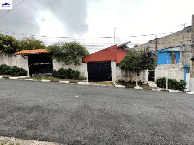 Casa com 2 quartos à venda na Rua Guatapara, Jardim Dom José, Embu das Artes, 580 m2 por R$ 800.000