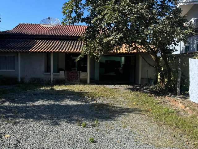 Excelente Casa térrea averbada em terreno individual no Bairro Nossa Senhora da Paz em Balneário Piçarras-SC