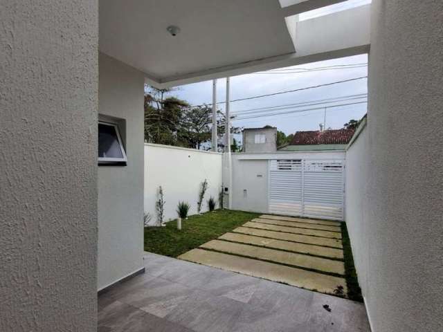 Casa 3 dormitórios com piscina e churrasqueira