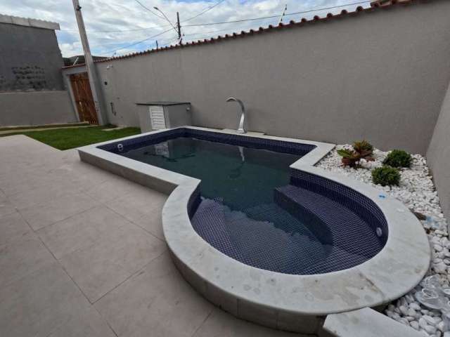 Casa 2 dormitórios com piscina