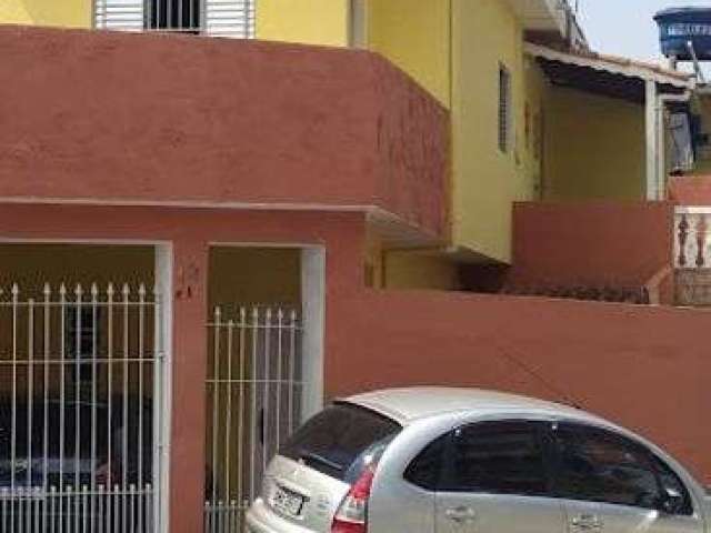 Sobrado com 5 casas para renda já com locatários a venda em Diadema/SP