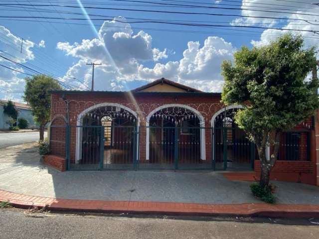 Casa térrea padrão, 3 quartos, Bairro Jardim Castelo Branco, (Zona Leste), em Ribeirão Preto/SP: