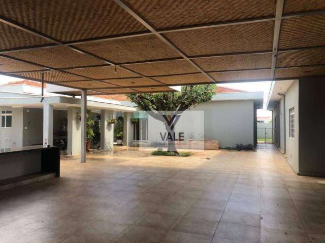 Casa com 4 dormitórios à venda, 650 m² por R$ 1.600.000,00 - Jardim Brasília - Araçatuba/SP