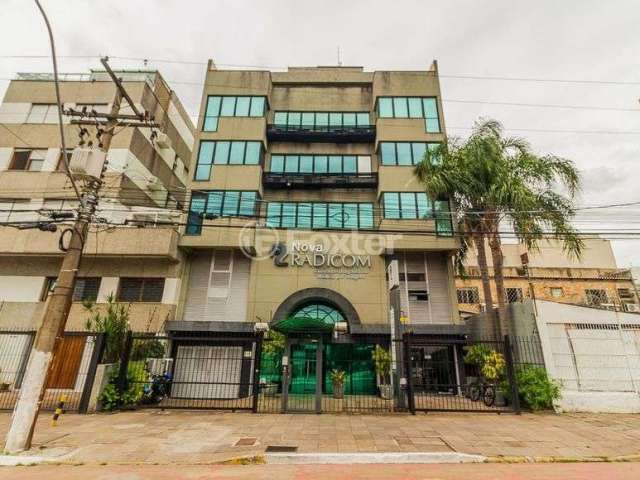 Foxter vende sala/conjunto de 235m² no bairro Menino Deus - Porto Alegre?RS