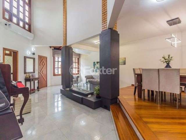 Casa para venda tem 360m² com 4 quartos em Jardim Planalto - Porto Alegre - RS