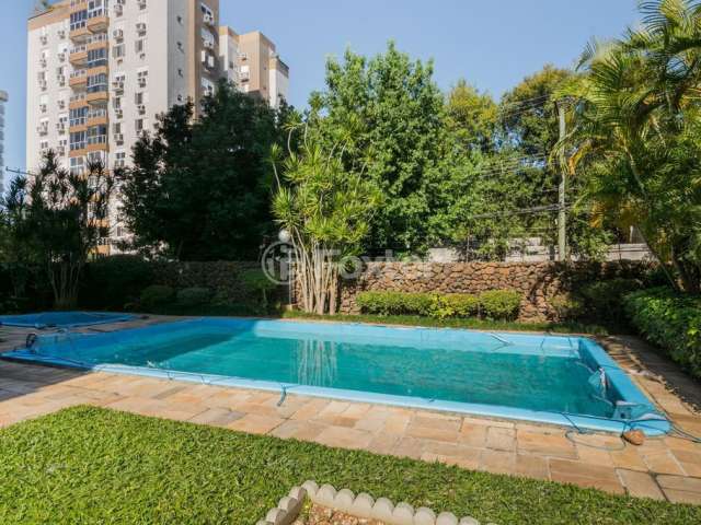 AMPLO APARTAMENTO  2 DORMITÓRIOS 102 m2 COM PISCINA E SALÃO  DE FESTAS