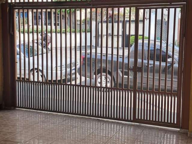 Linda casa mista para morar ou montar seu negocio, casa bem localizada , com cômodos grandes