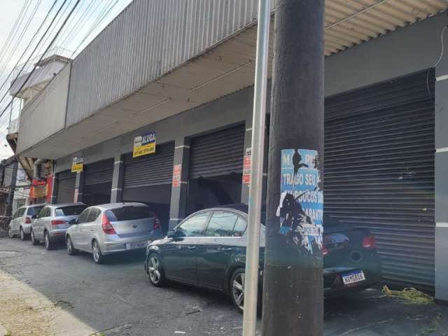 Excelente ponto comercial , 25 metros de frente voltado para Av, composto por salão, escritório e banheiro.