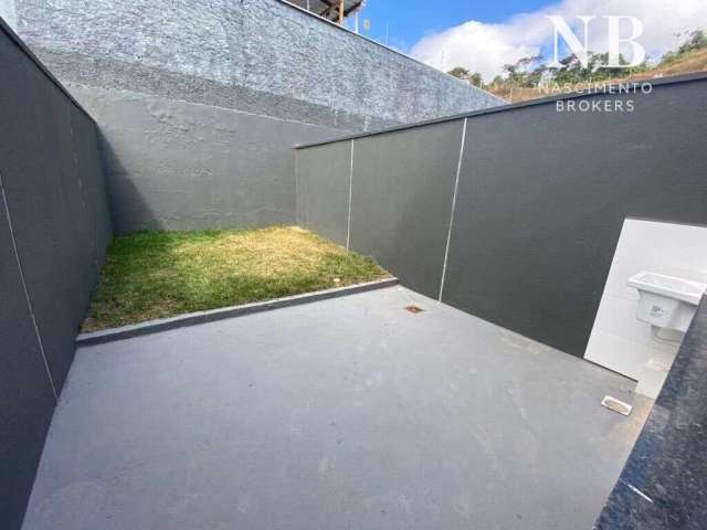 Casa com 2 Quartos e 2 banheiros à Venda, 90 m² por R$ 390.000