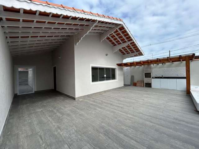 Casa semi isolada na Vila Caiçara/PG