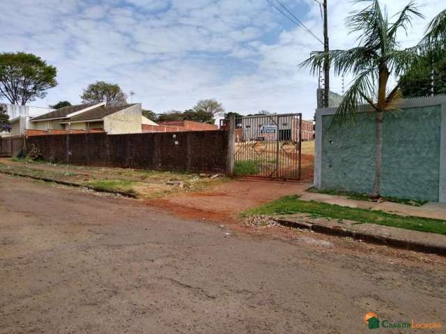 Terreno comercial à venda na Rua Pioneira Maria Bordignon Pietrobon, Conjunto Habitacional Sanenge III, Maringá por R$ 800.000