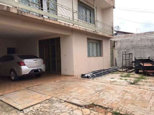 Sobrado com 5 dormitórios à venda, 240 m² por R$ 990.000,00 - Vila Jaiara - Anápolis/GO