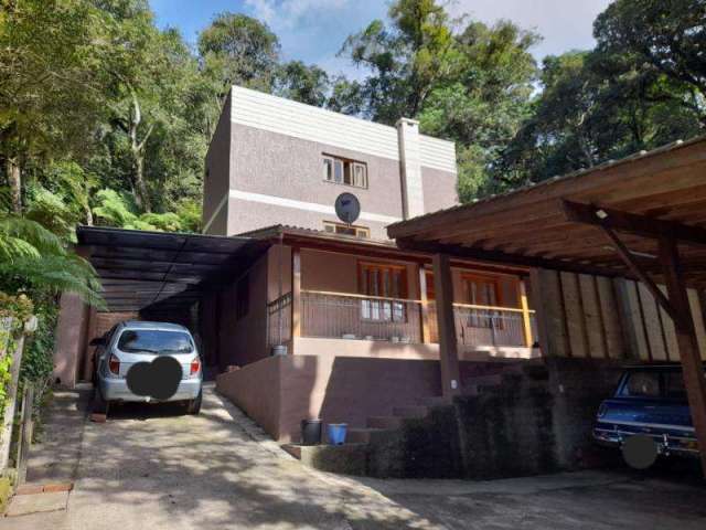 CASA 4 DORMITÓRIOS à venda no Bairro Alpes Verdes com 190 m² de área privativa - 7 vagas de garagem