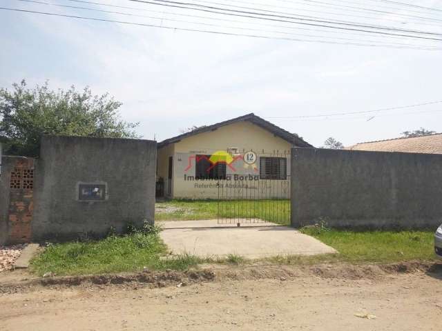 Casa com 02 Quartos no Bairro  Paranaguamirim.