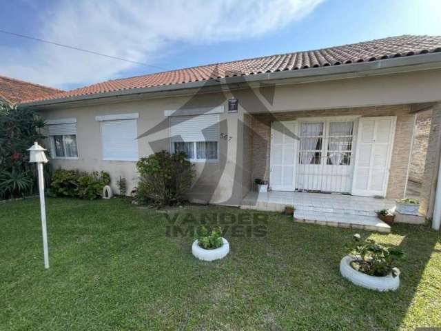 Casa para Venda em Cidreira, centro, 5 dormitórios, 3 banheiros, 2 vagas