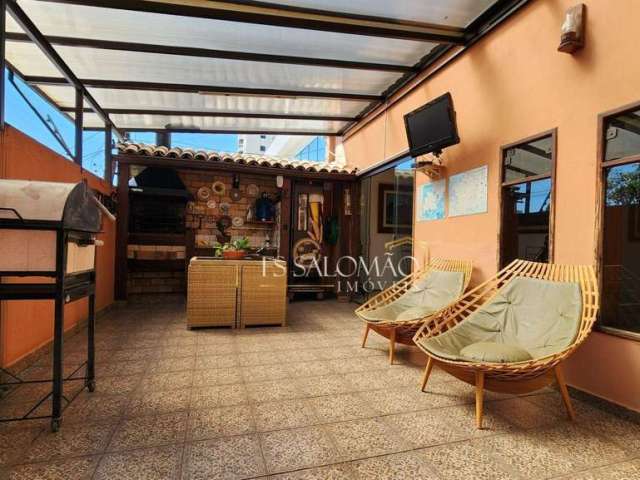 Casa incrível na Vila Ipojuca! 3 suites, 4 vagas de garagem e Varanda Gourmet!