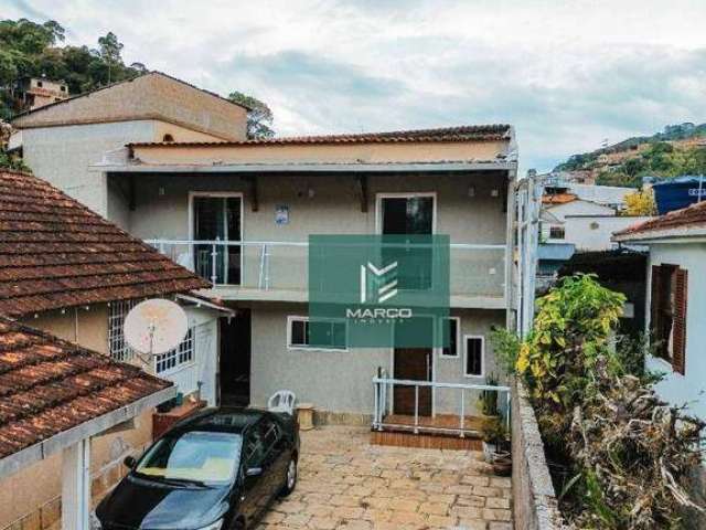 Casa com 4 dormitórios à venda, 221 m² por R$ 800.000,00 - Bom Retiro - Teresópolis/RJ