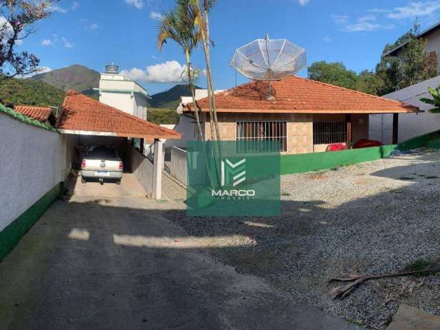 Casa com 3 dormitórios à venda, 140 m² por R$ 450.000,00 - Fazendinha - Teresópolis/RJ