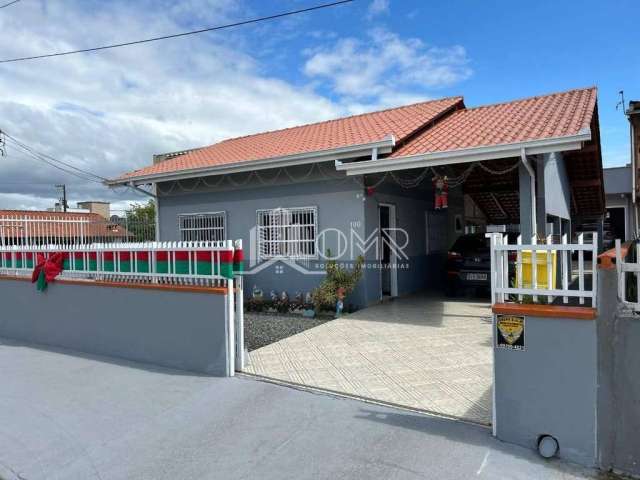 Casa com Piscina - Bairro São Cristóvão