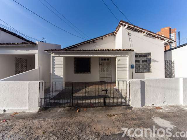 Casa com 3 quartos para alugar na Rua Tibúrcio Cavalcante, Dionisio Torres, Fortaleza, 120 m2 por R$ 2.700