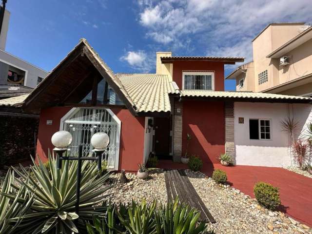 Casa para Venda em Palhoça, Pagani, 4 dormitórios, 2 suítes, 3 banheiros, 2 vagas