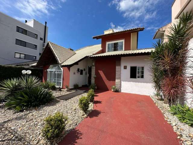 Casa para Venda em Palhoça, Pagani, 4 dormitórios, 2 suítes, 3 banheiros, 2 vagas