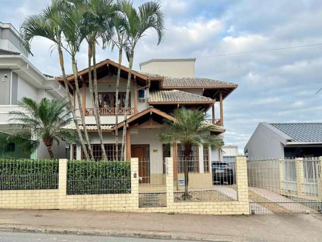 Casa para Venda em Palhoça, Pedra Branca, 4 dormitórios, 2 suítes, 4 banheiros, 3 vagas