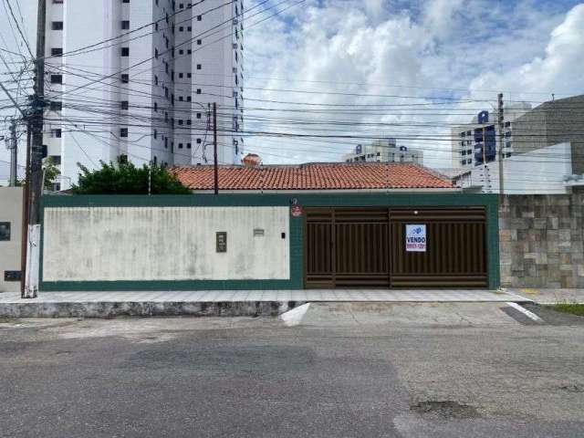 Excelente imóvel, medindo 12m x 27m, bem localizado no Grageru