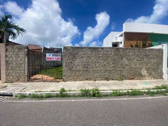 Terreno em excelente localização, na Coroa do Meio, medindo 12x34 m, totalizando 408m²