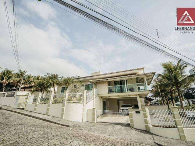 Casa com 4 dormitórios, sendo 1 suíte à venda, 249 m² por R$ 1.249.000 - Água Verde - Blumenau/SC