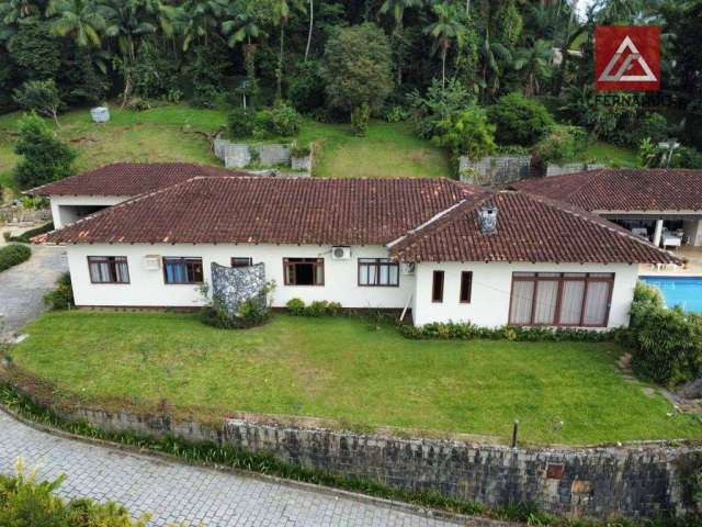 Casa com 3 dormitórios, sendo 1 suíte à venda, 500 m² por R$ 4.500.000 - Escola Agrícola - Blumenau/SC