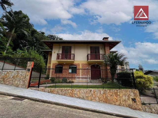 Casa com 4 dormitórios, sendo 2 suítes à venda, 357 m² por R$ 1.300.000 - Vila Nova - Blumenau/SC