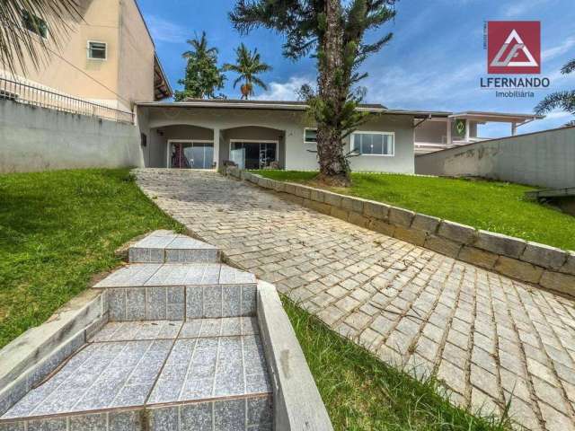 Casa com 3 dormitórios, sendo 1 suíte à venda, 180 m² por R$ 798.000 - Fortaleza - Blumenau/SC