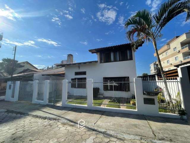 Casa à Venda em Bombinhas-SC a 250m do Mar