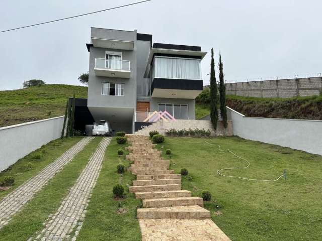 Casa de Alto Padrão, em condomínio no município de São Roque. Venda e locação