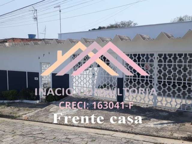 Casa a venda em São Roque. Excelente localização, uso comercial ou residencial