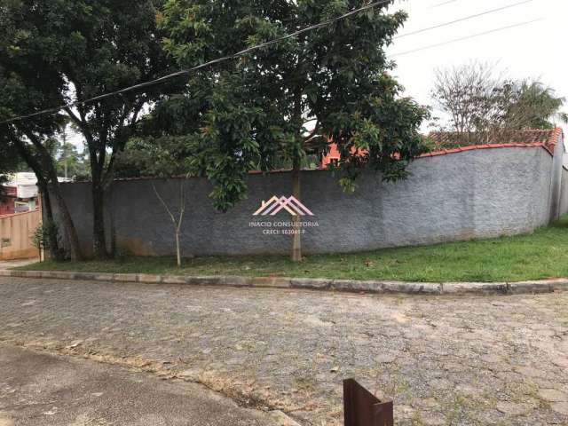 Casa a venda no Bairro Recanto dos Eucaliptos. 4 dormitórios. Excelente preço.