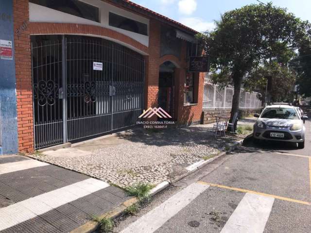 Casa a venda no Centro de Mairinque, com salão comercial, localização excelente. Oportunidade de investimento em Mairinque