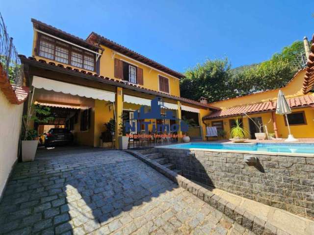 Casa à venda, 5 quartos, 4 suítes, 4 vagas, São Francisco - Niterói/RJ