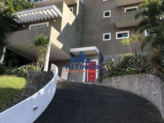 Casa à venda, 2 quartos, 4 suítes, 2 vagas, Itaipu - Niterói/RJ