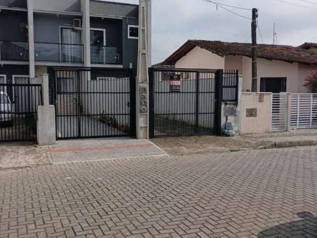 Sobrado à venda no bairro Espinheiros - Joinville/SC